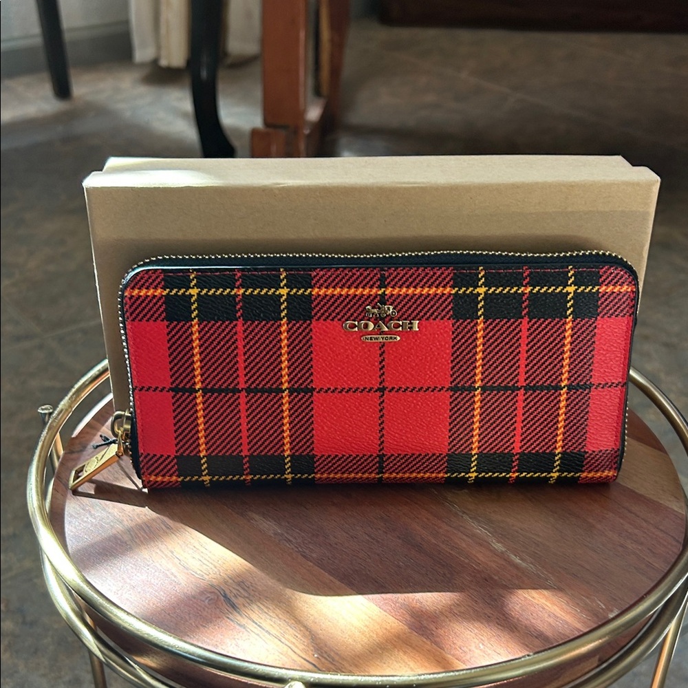COACH style with the Boxed Slim Accordion Zip Wallet. Black/Red/orange, NWT